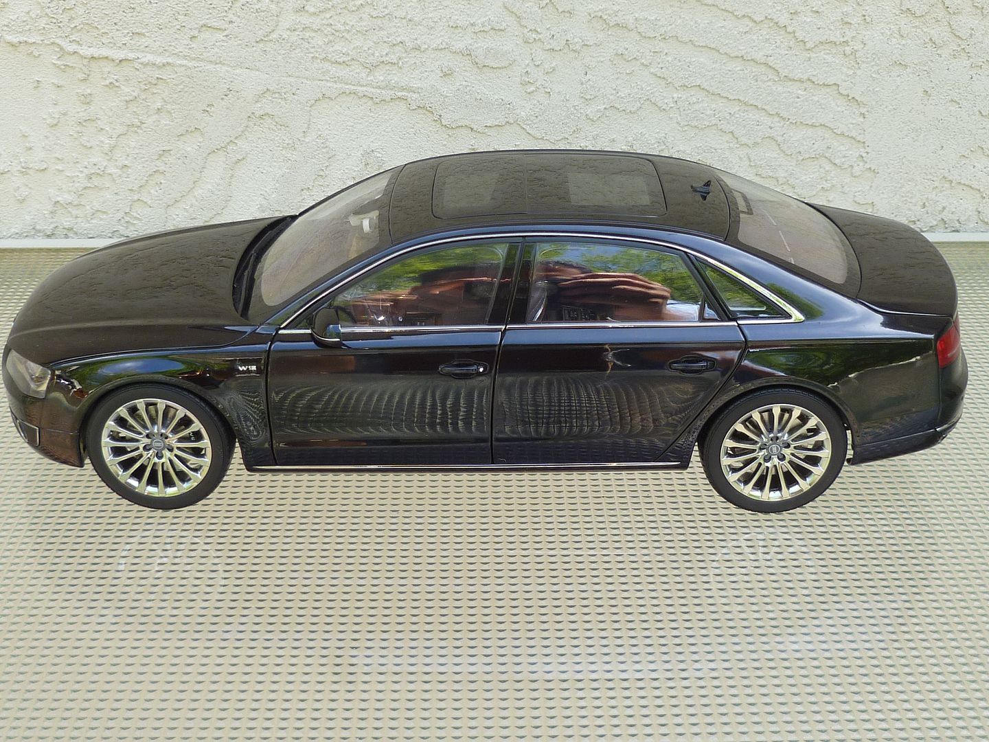 Kyosho Audi A8 W12 D4 Dealer Edition Dx Sedan Coupe